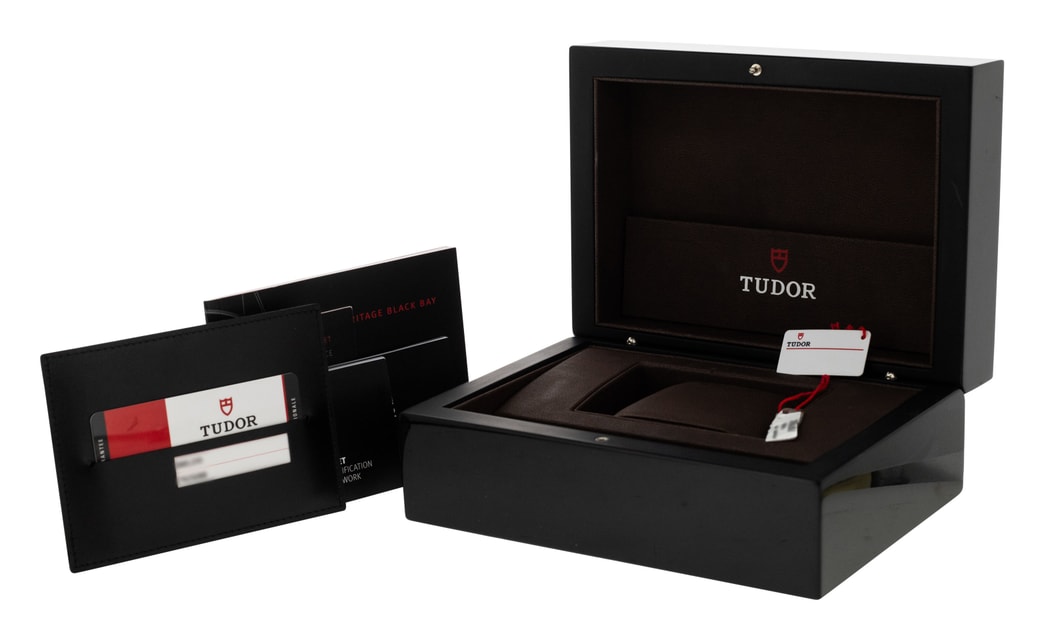 Tudor Heritage Black Bay 79250BB Image 4